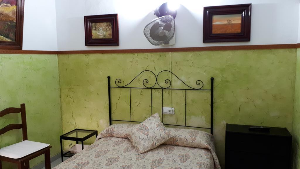 Hostal Manolo เอลปูแอร์โต เด ซานตามาริอา ภายนอก รูปภาพ